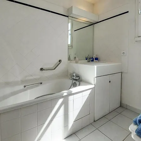 Charmante Maison Avec Piscine Ла-Куард-сюр-Мер